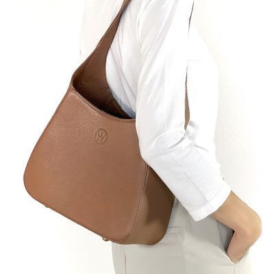 LEATHER HANDBAG & FREE CORAL REEF BRACELET